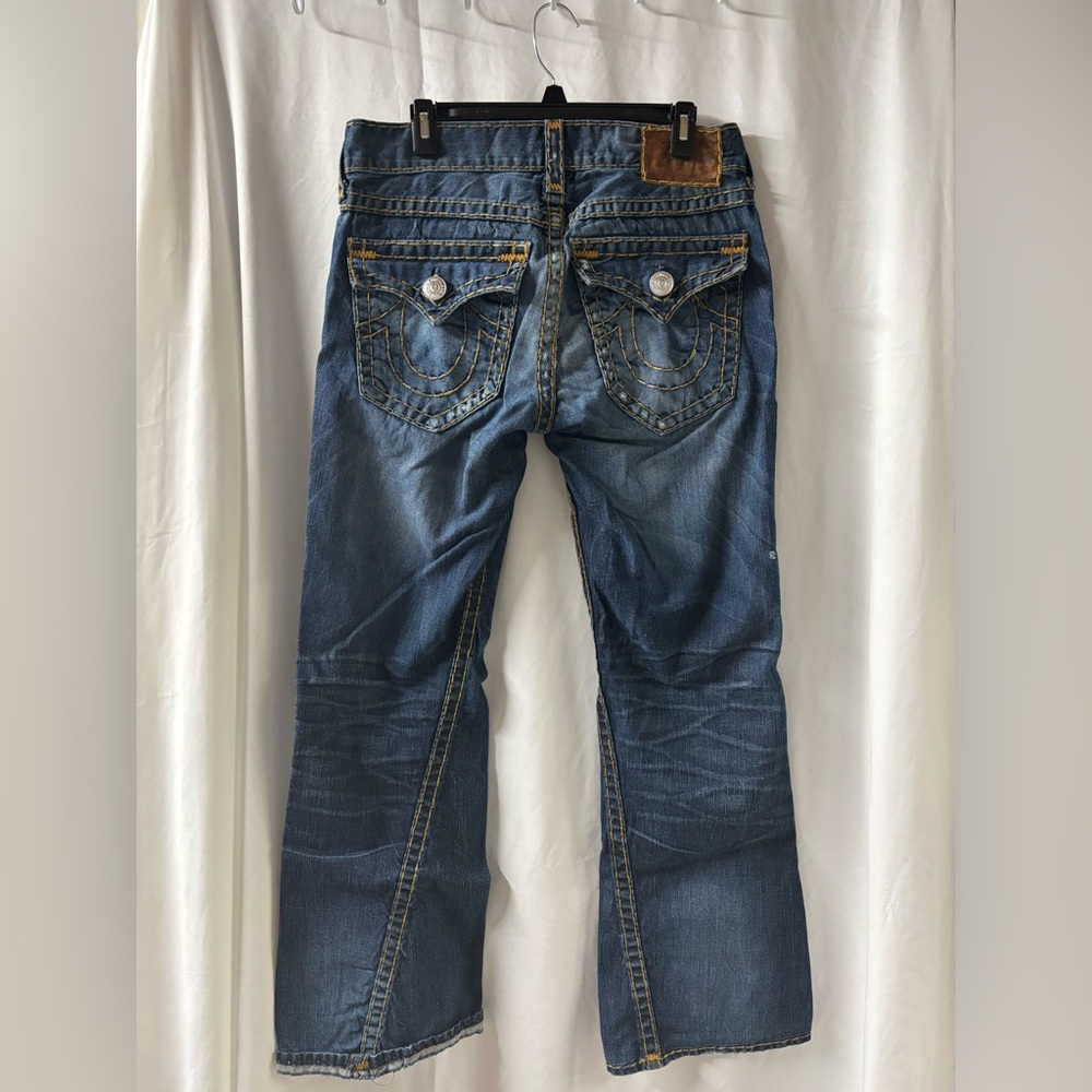 True Religion Women’s Flared Leg Distressed Blue Jeans Size 31 x 30 - Picture 4 of 6